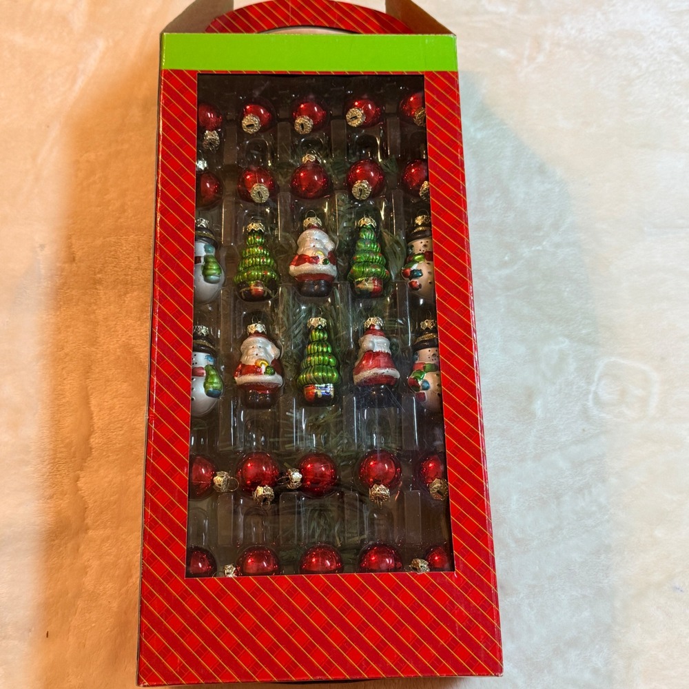 North Pole Trading Co Mini Christmas Tree with 30 Glass Ornaments Set New